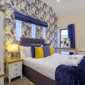 - Reubens Court York