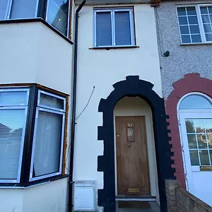 Large House Close To Greenwich Homestay